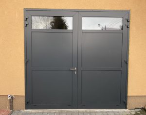 Brama aluminiowa - drzwi zewnętrzne.